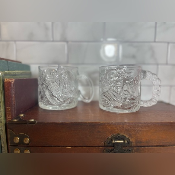 McDonalds BATMAN FOREVER Two Face The Riddler DC COMICS 1995 Clear Glass Mugs - Picture 1 of 11